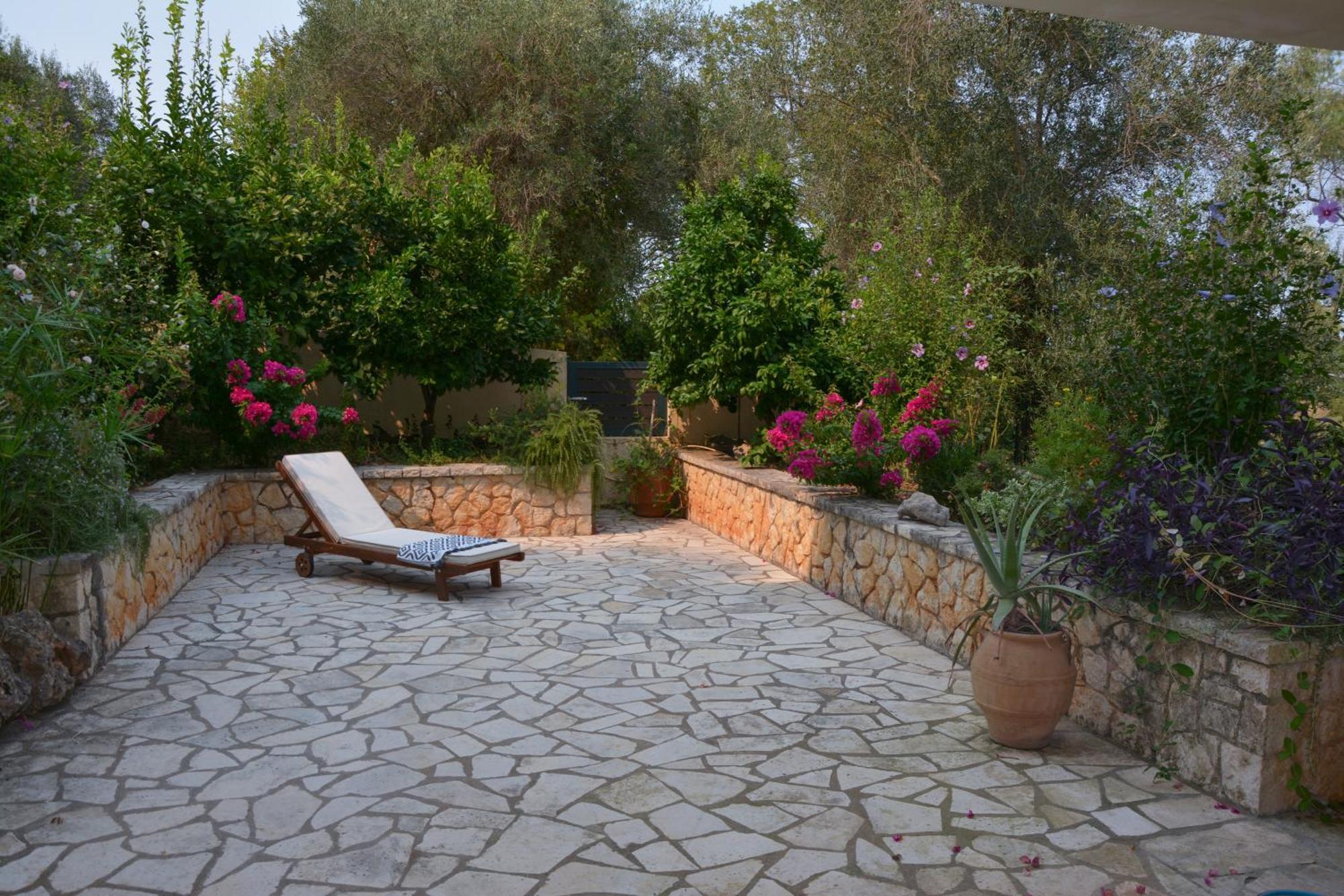 Solari Hill Maisonette Two Private Parking Alepou Bagian luar foto