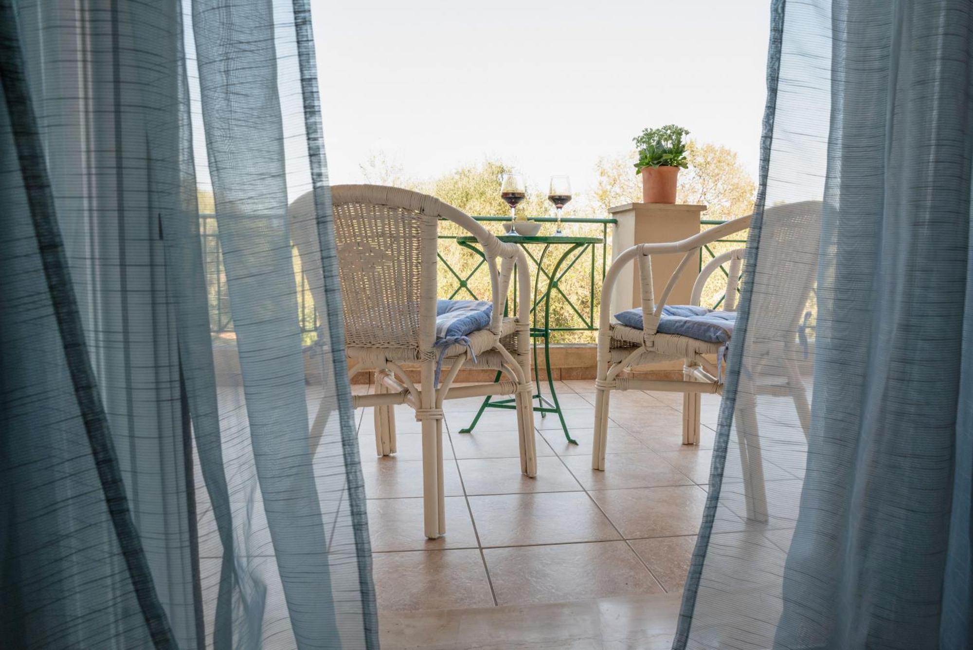 Solari Hill Maisonette Two Private Parking Alepou Bagian luar foto