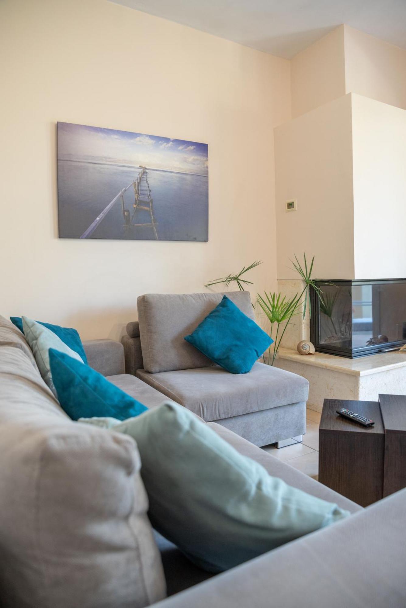 Solari Hill Maisonette Two Private Parking Alepou Bagian luar foto